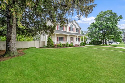 10 Stewart St, East Islip, NY, 11730-1711 | Card Image