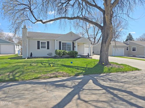 1301 N 12th St, Bismarck, ND, 58501-2710 | Card Image