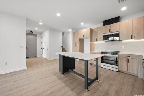 1211-634 Central Pkwy, New Braunfels, TX, 78130-2247 | Card Image