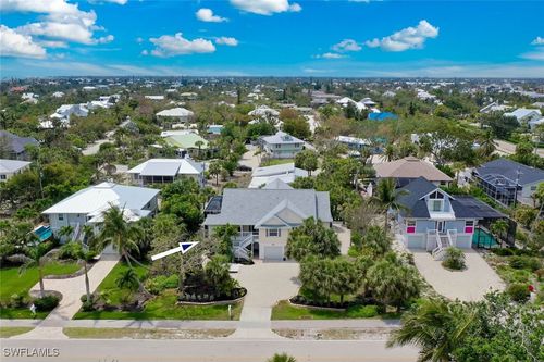 330 E Gulf Dr, SANIBEL, FL, 33957-7213 | Card Image
