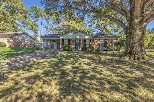 5770 Chickasaw Dr, Horn Lake, MS, 38637-9027 | Card Image