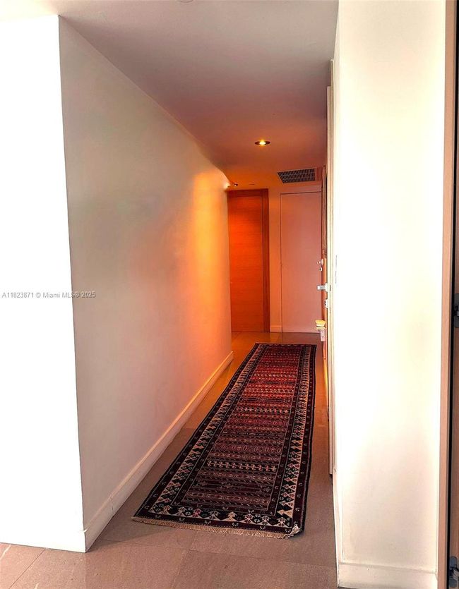 APT-1401 - 18671 Collins Ave, Condo with 3 bedrooms, 4 bathrooms and null parking in Sunny Isles Beach FL | Image 32