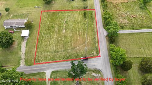 2 Wells Spring Rd, Dandridge, TN, 37725 | Card Image