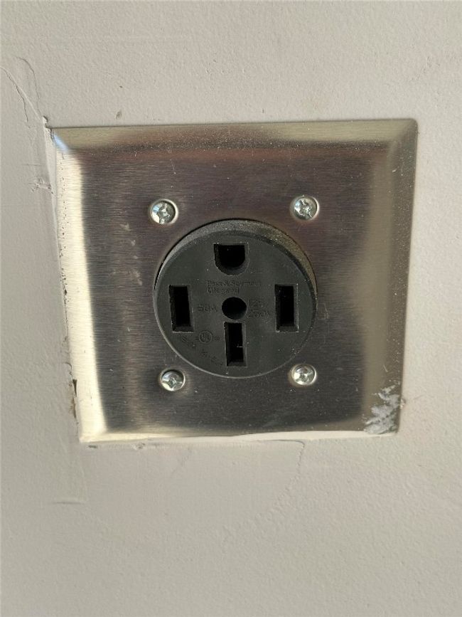 View of interior details | Image 23