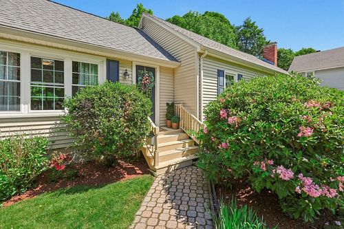100 Greenwood St, Marlborough, MA, 01752-3307 | Card Image