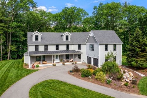 42 North St, Norfolk, MA, 02056-1647 | Card Image