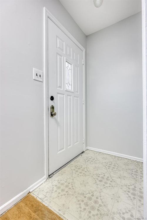 23 Gladys Dr, Spring Valley, NY, 10977-6026 | Card Image