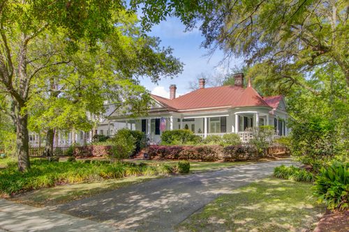 210 S Gum St, Summerville, SC, 29483-6365 | Card Image