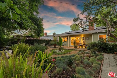 7667 Chisholm Ave, Van Nuys, CA, 91406-5112 | Card Image