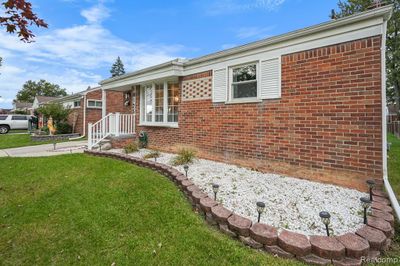 18125 Koester Street, Home with 3 bedrooms, 1 bathrooms and null parking in Riverview MI | Image 3