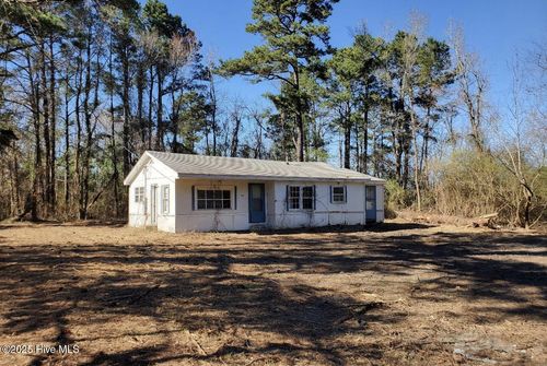 756 Five Mile Rd, Richlands, NC, 28574-5212 | Card Image