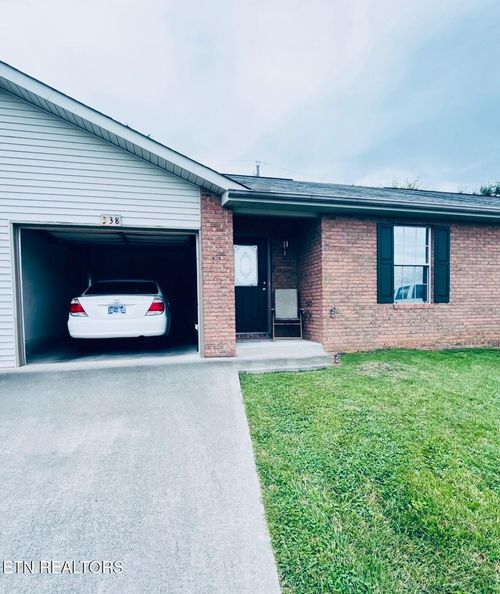 338 Hawthorne Oaks Way, Powell, TN, 37849-5453 | Card Image