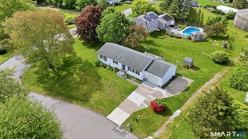18 Billings St, Pawcatuck, CT, 06379-1708 | Card Image