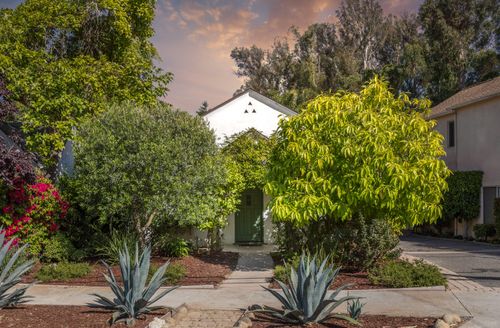 917 W Victoria St, SANTA BARBARA, CA, 93101-4744 | Card Image