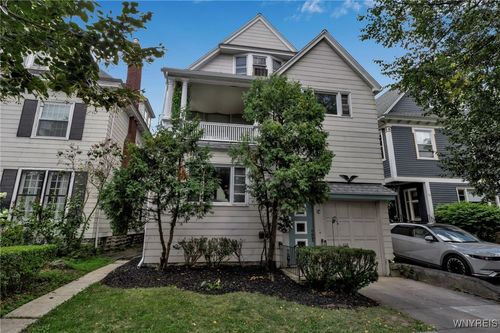 34 Saint James Pl, Buffalo, NY, 14222-1411 | Card Image