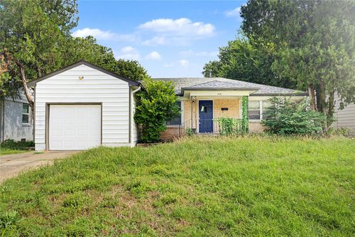 1421 E 50th St, Tulsa, OK, 74105-4736 | Card Image
