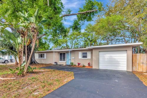 7420 Dr Martin Luther King Jr St N, St Petersburg, FL, 33702-5204 | Card Image
