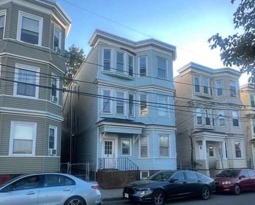 31 Library St, Chelsea, MA, 02150-3786 | Card Image