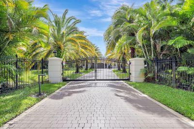 6445 Nw 75th Way, House other with 5 bedrooms, 4 bathrooms and null parking in Parkland FL | Image 1