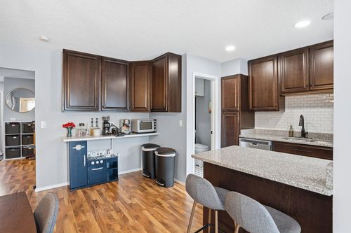 13638 Heather Hills Dr, Burnsville, MN, 55337-3908 | Card Image