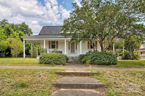 315 E Marion St, Kershaw, SC, 29067-1439 | Card Image