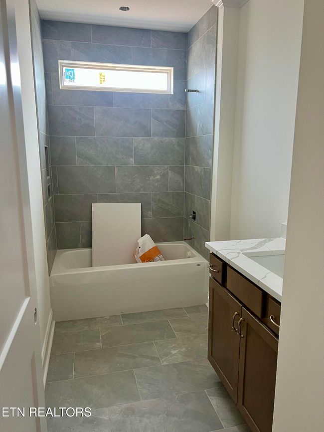 250 Walelu Trl, House other with 3 bedrooms, 3 bathrooms and null parking in Vonore TN | Image 11