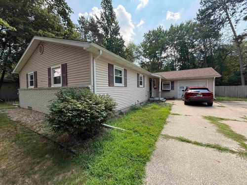 1413 Dilloway Dr, Midland, MI, 48640-2776 | Card Image