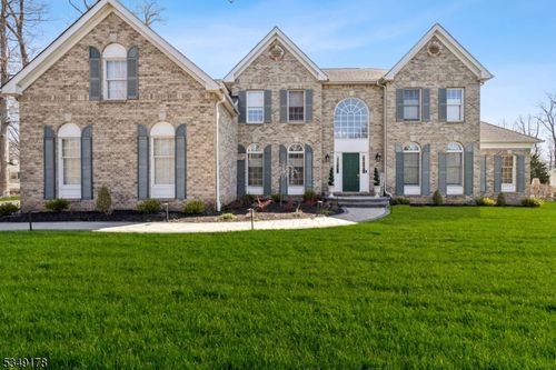 9 Stires Way, Pittstown, NJ, 08867-4230 | Card Image
