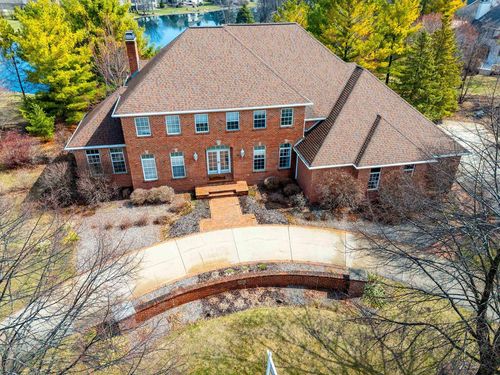 2532 Huntington Way, SUAMICO, WI, 54173 | Card Image