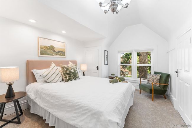 Upstairs bedroom 3 | Image 28