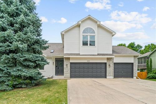 4707 Sw 8th St, Blue Springs, MO, 64015-8764 | Card Image