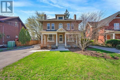 739 Colborne St, Brantford, ON, N3S3R9 | Card Image