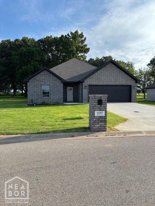 6060 Whitecliff Dr, Jonesboro, AR, 72405-8156 | Card Image