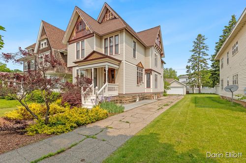216 Main St, Ionia, MI, 48846-1750 | Card Image
