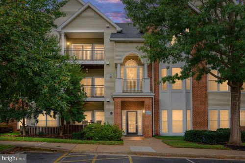 b202-4137 Fountainside Ln, FAIRFAX, VA, 22030-7434 | Card Image