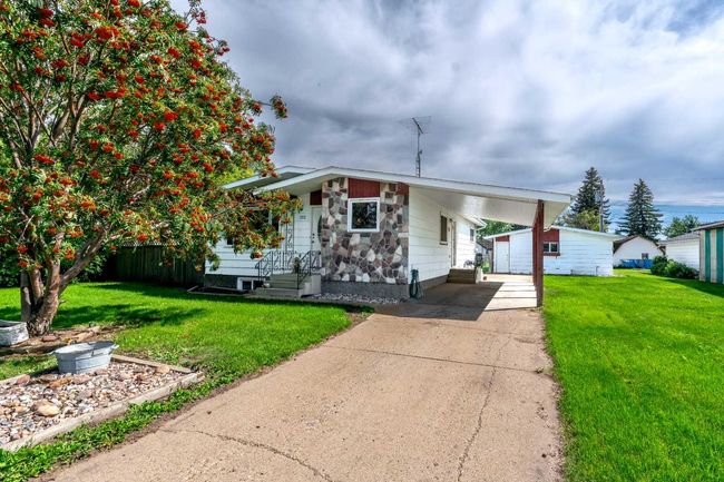 212 Macrae St, House other with 3 bedrooms, 2 bathrooms and 7 parking in Bawlf AB | Image 13