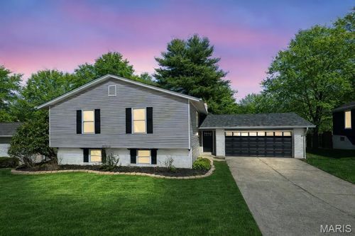 242 Berlekamp Dr, Saint Charles, MO, 63303-5005 | Card Image