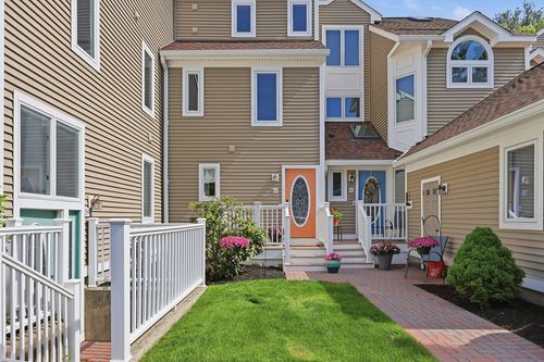 60-60 Pointe Rok Dr, Worcester, MA, 01604-1467 | Card Image
