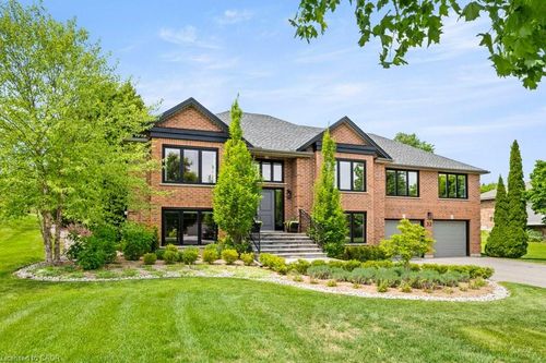 32 Cross Creek Boulevard, Guelph, ON, N1E0N7 | Card Image