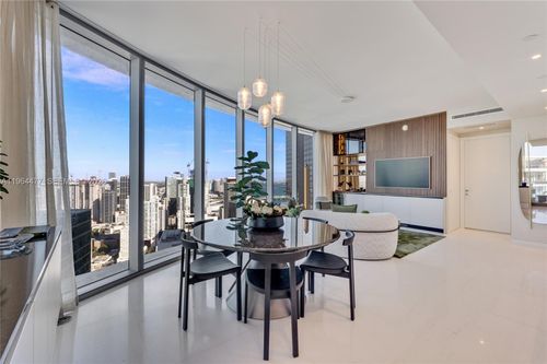 5008w-300 Biscayne Boulevard Way, Miami, FL, 33131 | Card Image