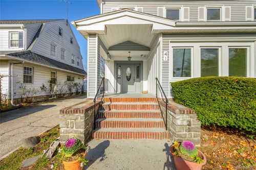 41 French Rdg, New Rochelle, NY, 10801-3722 | Card Image