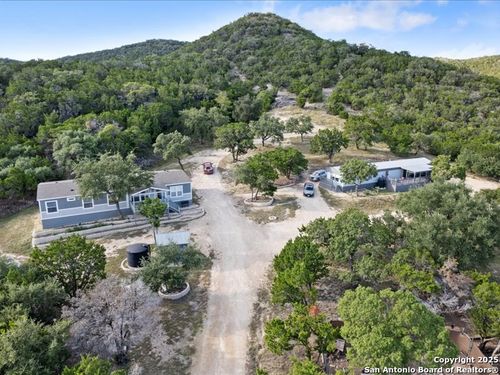 1999 Oil Wl, Pipe Creek, TX, 78063-5125 | Card Image