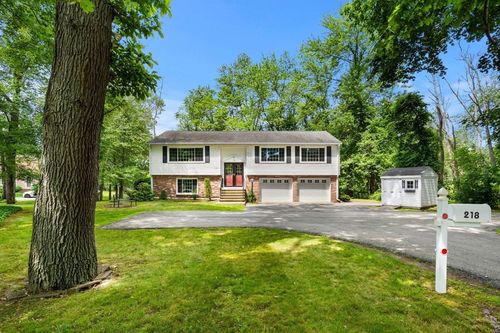 218 Brimbal Ave, Beverly, MA, 01915-1867 | Card Image