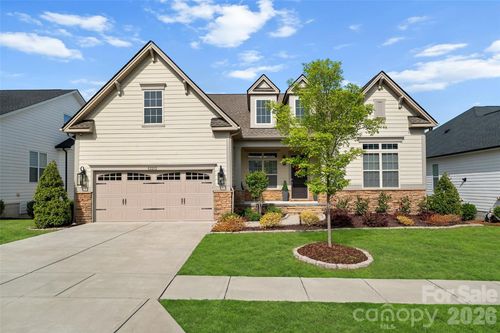 82212 Standing Oak Dr, Charlotte, NC, 28278-8046 | Card Image