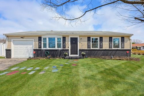 38 Romoli Ave, Attleboro, MA, 02703-7831 | Card Image