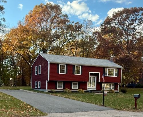 22 Roger Belanger Dr, Bellingham, MA, 02019-1018 | Card Image