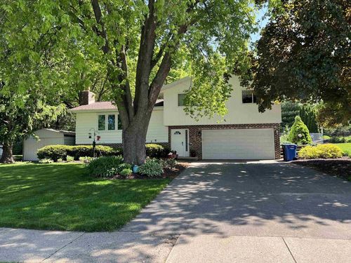 800 Miller Drive, OREGON, WI, 53575 | Card Image