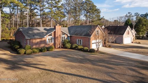 212 Pinewood Dr, New Bern, NC, 28562-9572 | Card Image