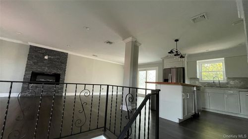 2fl-335 Gillette St, Dix Hills, NY, 11746-7027 | Card Image