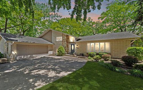 9047 W Oak Crest Ct, Palos Hills, IL, 60465-1037 | Card Image
